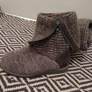 Sweater booties! Gray knit, excellent condition!